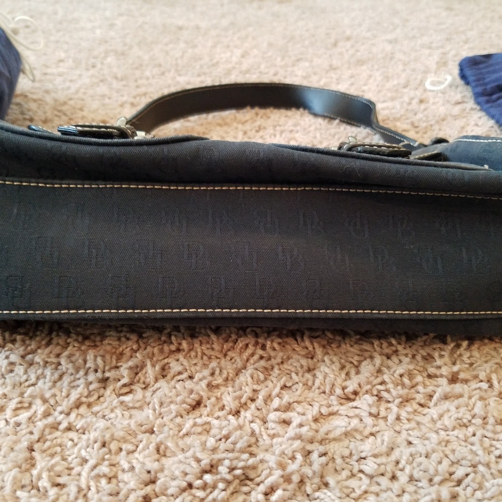 Dooney & Bourke handbag - Picture 2 of 11